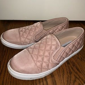 Steve Madden Womens Slip On
